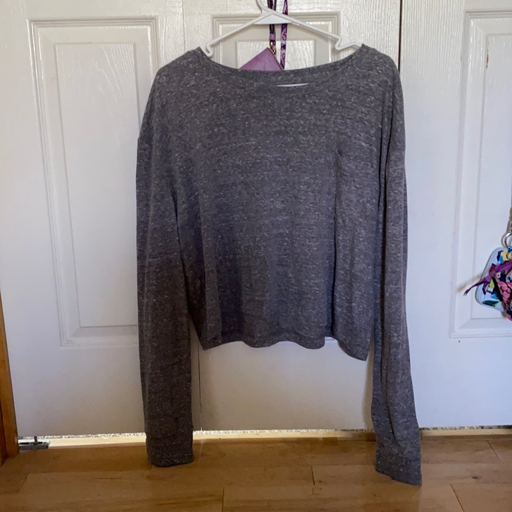 cropped grey long sleeve